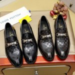 Louis Vuitton 路易威登 新款官网爆款！原版一比一复刻，那种沉稳内涵儒雅的品味无法言喻的开启时尚鞋履的旅程从容应对各种场合！大牌的气势不言而明！上脚
