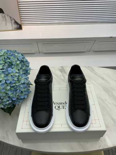 羊皮里 女 男 码数34-40 牛皮里 女 男 码数38-44 麦昆高品质顶级版Alexander Mcqueen 经典明星爆款百搭小白鞋 已升级，全新一代新楦