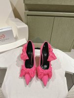 拖鞋 单鞋 225 专柜精品走秀款 巴黎世家 Balenca*A 新款真丝布单鞋系列！这款鞋型是淑女尖头单鞋上脚美爆又百搭 Ins爆款 原版购入开模，定制鞋面原