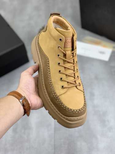 工厂价 UGG 最新款开口笑 全真羊毛内里 顶级高端品质皮毛一体保暖雪地靴来自澳洲温暖奢侈品牌男鞋，UGG-5877官网同步、采用进口牛皮制作，精心缝制而成..
