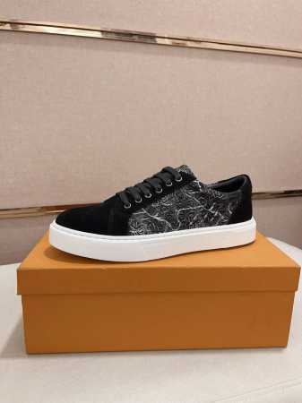 工厂价: LV~路易威登潮流男鞋 新款出货 最新搭配 官网同款 超高品质 当季热卖 精选头层牛皮 舒适羊皮内里 原版套楦 上脚舒适 耐磨橡胶大底 码数：38-4 - 点击图像关闭