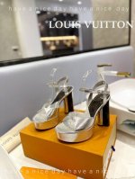 出厂 Loui& Vuitto&路易威登 法国代购新款驴牌 春夏首选 Monogram花卉系列 高端奢华 明星 秀场新款 绝对百搭的优雅气质款 超精致显长8.5