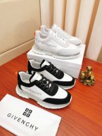 实价 Givenchy 纪梵希 高端版本 专柜同步发售鞋面 意大利进口品牌Logo印花布匹 尽显奢华，羊皮内里加上双层组合，脚感舒适，鞋底 原厂特供气垫Tup发