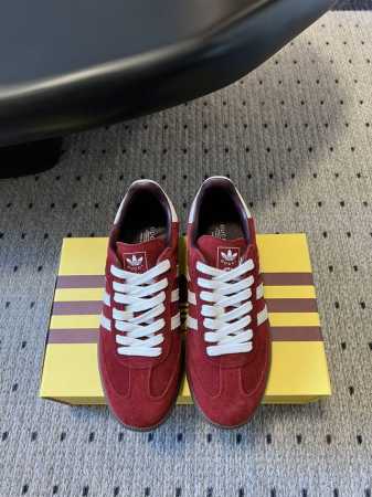顶级版本 阿迪达斯和古驰联名了 Adidas X Gucci 全新联名系列 想入吗 Adidasxgucci 全新联名系列由两个品牌经典标志共同启发的条纹设计贯 - 点击图像关闭