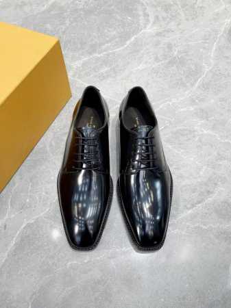 元louis Vuitton Lv 男士经典牛津鞋男士商务正装皮鞋，原版开模，1比1复刻，专为贵族打造 全鞋采用进口意大利牛皮材料，精挑细选，毛孔细腻，富有光泽 - 点击图像关闭