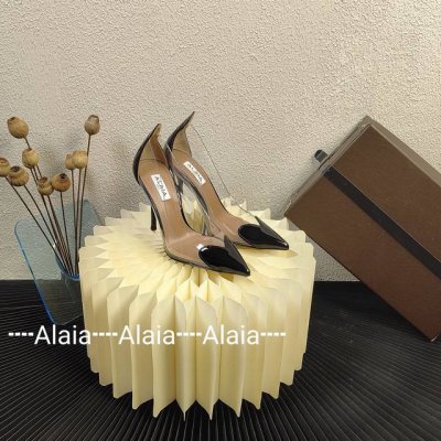 阿莱亚 Alaia 爆品小红书火推！AlAIA爱心高跟凉鞋系列推出 无数的名设计师都把他看作“DesignerofDesigners”更影响着很多人的风格！这些