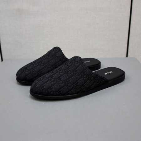 Dior 迪奥 拖鞋！批 。原版logo布面料，橡胶鞋底。男码38-44。 - 点击图像关闭