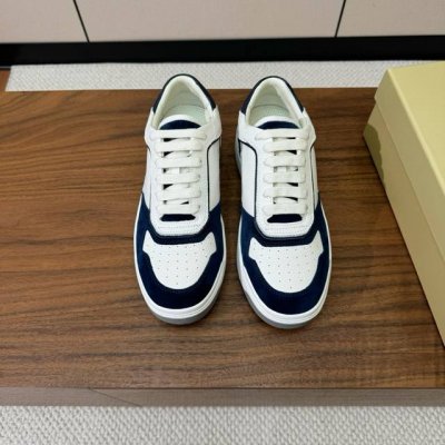 BRUNELL* CUCINELL* 男款休闲鞋。简约时尚。鞋面牛皮、牛反绒。羊皮内里，高密度弹力乳胶 可拆卸独立高弹力乳胶鞋垫 原版大底。 码数：39-46