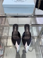 PRADA普拉达 2025ss新品T台秀场穆勒鞋 真丝尖头系列 顶级版本 prada25“T台秀款”,主推热卖款式，真丝材质搭配TPU穆勒系列春夏单鞋凉鞋系列
