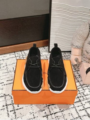 顶级品质 hermes fw24 new arrival～ 爱玛仕2024新款运动鞋情侣款 麂皮材质系带搭配标志性“H”简而不繁， 这双爱玛仕Bouncing