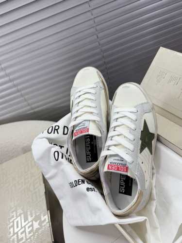 ggdb~~Golden Goose Deluxe Bran d# 全网最好版本不服来比 # ggdb经典情侣款小脏鞋~~火红程度上怼小白鞋 下踩各类小脏鞋 明