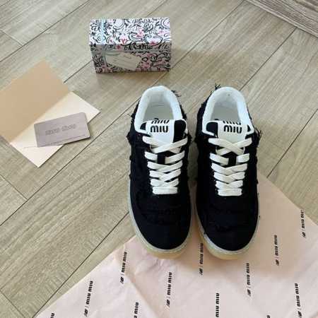 女款 Miumiu 2024顶级专柜 新款限定 官网上新 独家首发 Miiu 24Ss德训鞋 Miu鞋控 Miu德训 Miu潮鞋 Ins穿搭时尚 小红书推荐 M - 点击图像关闭