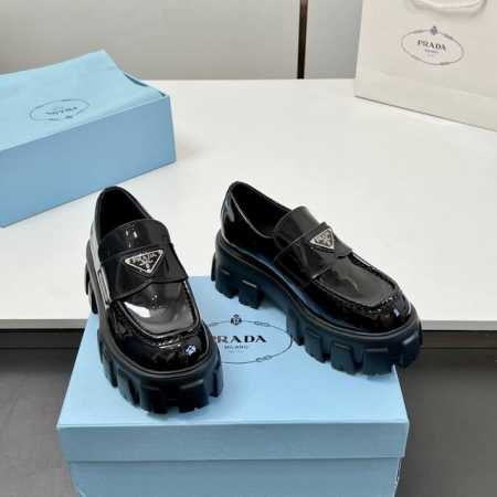 情侣款 女 男20 牛漆皮 PRADA 普拉达走秀新品三角标松糕鞋！小皮鞋、乐福鞋上脚无敌好看简直万种搭配，随意穿搭拿捏的稳稳的，hold的各种穿搭场合简直就是 - 点击图像关闭