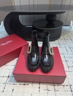 RV2024Viv' Go-Thick橡筋靴口厚底切尔西短靴！ 鞋面：进口亮面开边珠牛皮 高级质感满满 混种羊皮内里、垫脚 亲肤触感、柔软舒适、透气吸汗 奢华璀