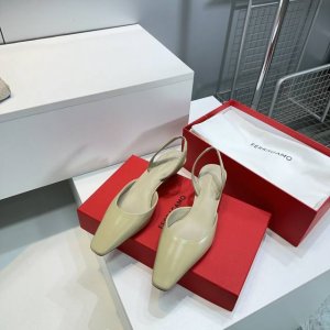 高品质出厂 代购级别原单渠道 Ferragamo菲拉格慕25春夏新款镂空金属跟小方头后空玛丽珍凉鞋 上脚惊艳 经典小方头设计 与优雅的金属跟相结合 相得益彰 非