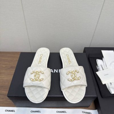 Chanel 香奈儿25C 经典款 菱格皮条C扣 平底拖鞋 顶级版本 春 夏天必入的凉拖系列 上脚超级美丽优雅 原版定制编制 材质鞋面 内里垫脚是丝绸羊皮 意大