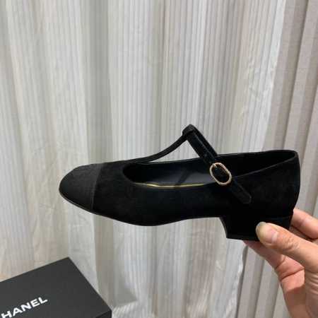 CHANE* ｜小香23ss新品玛丽珍鞋 今年的款是怎么回事 都太美了吧 这个春夏注定不平凡 自带精致与气质 就很有当代的复古那味儿～～ 既有单鞋的舒适又有玛丽 - 点击图像关闭
