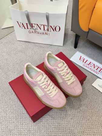 valentino专柜同步新款低帮休闲运动鞋 专业高端 完美复刻 品质一流 全部采用原版1:1材料制作 独家开模 面料高丝光牛猄 tpu材质大底 舒适耐磨 品牌 - 点击图像关闭