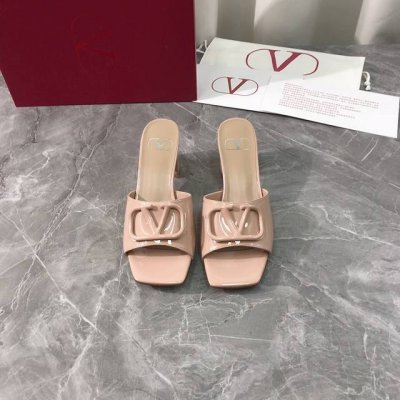 工厂p价p 顶级高端版本 代购品质 原版开发 Valentino 华伦天奴Ss经典爆款夏季方头粗跟凉拖鞋。V家新款全真皮金属金色大V扣子装饰抢手大爆款，Ins&