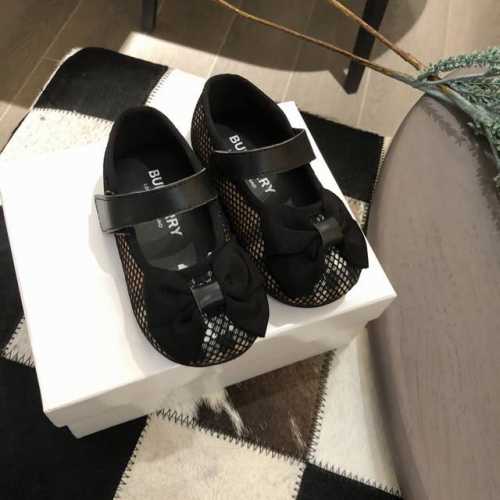 童鞋上新 burberry 小童公主鞋 B家经典格子布配网纱 码数14-19 20-25 内长12.5-15.5cm 代发