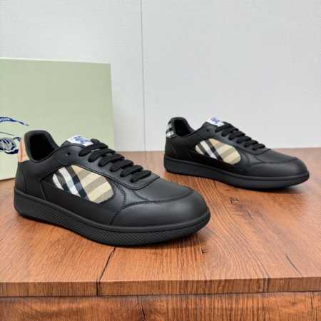 新品上架 Burberryi 终于来了 酷 飒 格纹 Terrace 运动鞋 巴宝莉 Burberry 经典原素 超舒服的鞋子 骑士蓝色防滑鞋底 终于看到了最新 - 点击图像关闭