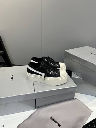 橙子出厂价p smfk新款流星大头脏脏鞋3.0 做旧厚底休闲鞋 十字花帆布鞋 5Cm增高小个子穿起来也很显线条 百搭的极简暗黑风潮 新作继承了诸多品牌制胜的流行