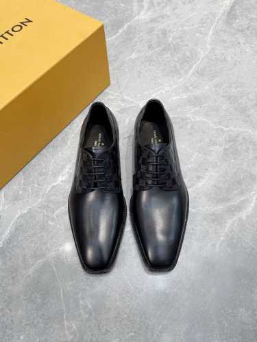 元louis Vuitton Lv 男士经典牛津鞋男士商务正装皮鞋，原版开模，1比1复刻，专为贵族打造 全鞋采用进口意大利牛皮材料，精挑细选，毛孔细腻，富有光泽