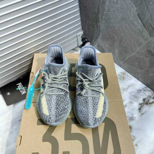 出厂340 原厂级 Adidas Yeezy 350 官网同步 德国“Basf”巴斯夫原料，阿迪达斯指定“宜丰”发泡厂原底；2、阿迪达斯指定供应商“辰元”飞织布