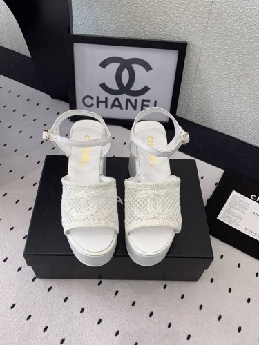 Chanel新款厚底凉鞋 高版本出货 这系列美得让人爱不释手 上脚显得很时髦 进口编织鞋面 羊皮内里垫脚 原版开模大底 Size: 35-39 40 41订做