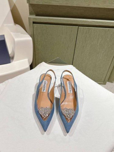 Aquazzur* 菠萝早春专柜新品仙女时装鞋系列，大量上新同步官网全系列均可定制龙年主打一个火爆，全网各大网红纷纷开秀，绝美的穿搭系列！ ★★★★★ 鞋面 羊