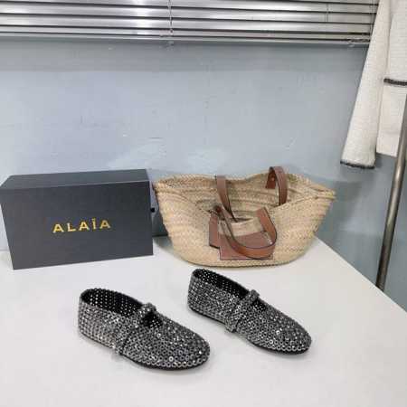 高版本出厂 ！小众潮牌Alaia 阿莱亚25春夏专柜主推款水钻平底玛丽珍单鞋芭蕾舞鞋！Bling...Bling...可爱俏皮减龄又不失高级感～富家千金即视感～ - 点击图像关闭