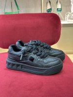 出厂 valenti No Ss23 New Arrival v家 厚底情侣款运动鞋 小牛皮鞋面 质感拉满 上脚真的超好穿又很舒服的 自带增高6公分 而且比往常