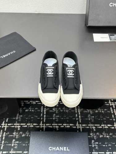 Chanel 香奈儿四季鞋，大量现货发售！清纯版，休闲系列！上脚超级舒适百搭，可以任意搭配任何衣服，不管你是学生派，还是辣妈派，还是网红派，美的你都是不要不要的