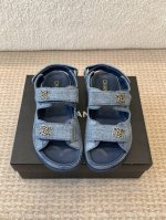 CHANEL 25ss 春夏沙滩拖鞋 凉鞋 系列 香奈儿 国内国外专柜断货王，找遍国内专柜心心念念终于到手第一眼开箱看到实物让我太惊讶了，太喜欢了呼吁闺蜜们组团
