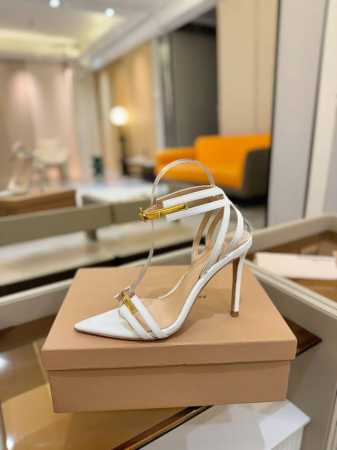 价格P： Gianvito Rossi 2025 这款高跟鞋 极简主义的 Elle、Gianvito Rossi 秉承了其传统意大利工艺，专注精巧细节，打造优雅 - 点击图像关闭