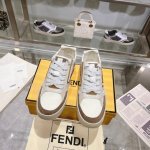 冲量价 Fendi最新板鞋男女款穿衣百搭款 鞋面 进口头层牛皮+高丝光牛反绒 内里 进口丝绸牛里 大底 Tpu 颜色 黑,白,灰,杏，四个颜色任你选 码数 女款