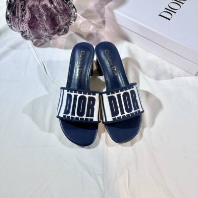 橙子出厂价p dior 迪奥春夏新款 立体字母刺绣粗跟拖鞋 一字拖 凉拖 跟高 4.5Cm 码数 35-42