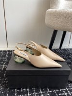 代购级 JIL sander 小众潮牌 24春夏超现代主义水晶透明跟尖头系列单鞋后空凉鞋！这款现代风格凉鞋醒目吸睛，微风轻轻吹过，脚下的每一步都应该轻盈而自在。