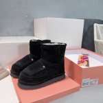 高品质出厂 ！顶级品质 Acne Studios ～24ss秋冬新款爆款厚底羊羔毛雪地靴 圆头厚底口袋雪地短靴， 超治愈的面包鞋冬日吸睛神器胖乎乎，软绵绵的，简