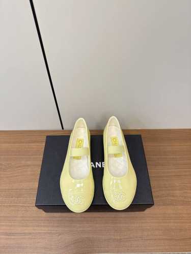 Chanel 25K 新款 玛丽珍 单鞋系列 玛丽珍平底芭蕾舞鞋 P360 专柜简直疯抢了，各大社交平台热门晒图，这期的走秀款绝对太帅了，绝对是这一季最热门的款