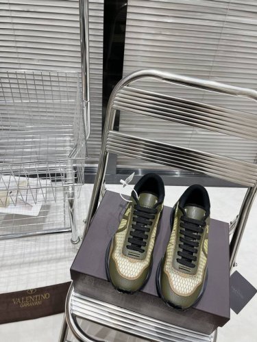 实价： 限男款 顶级版本 Valentino华伦天奴V家 新款Netrunner系列 休闲 气垫 运动鞋 原版购入开发 做货 各种色彩搭配吸睛十足，激活魅力无限
