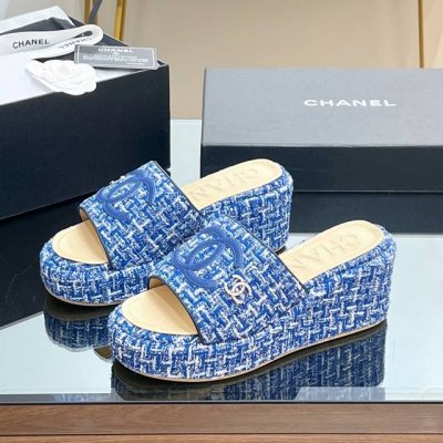 主推款 顶级品质！实物拍摄太美啦Chanel新款呢子厚底拖鞋坡跟防水台凉拖鞋 真的太美啦吧！ 香奈儿属于夏天的颜色 仙女必备爆款 太喜欢这双鞋了 Chanel2