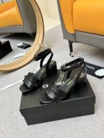 Chanel香奈儿 2025春款 专柜顶级电绣凉鞋 这款经典设计；不平凡的爱拥入了多种配色元素 多元化混搭非常好看百搭，上脚非常轻巧 舒适超级秀气优雅的一款户外