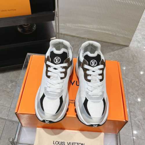 工厂价： 5 顶级代购版本 Lv Run55独家爆款摩登增高运动休闲鞋° 原版 10260购入开发做货 舒适感极佳 像踩在云朵上 鞋面选材原版进口的dk透气网格
