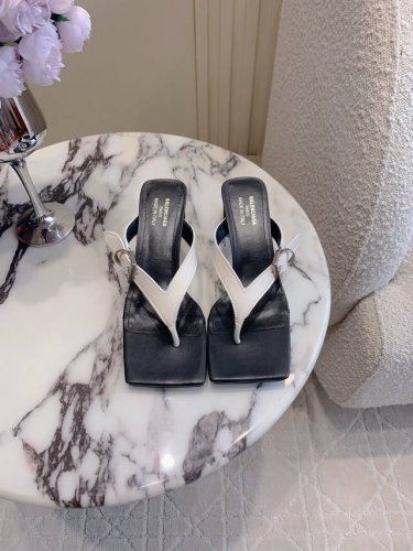 矮跟 高跟 Balenciag*新款方头高跟拖鞋 甜酷Girl的最爱 上脚真的太辣了 辣妹必备 鞋面牛皮 原版开模五金 内里垫脚羊皮 意大利真皮大底 跟高 5C