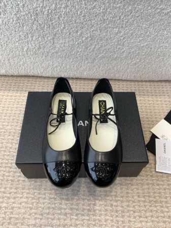 P380Chanel小香 25Ss 春夏鞋头电绣双C Logo点缀，宛如女神脖子上的项链，上脚包裹性非常好，上脚跟显瘦，真的是超级精致！ 复古的玛丽珍太对味了， - 点击图像关闭