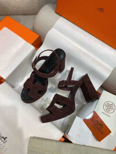 上新Herme* H家新款爱马*Jazz 90防水台凉鞋拖鞋 ZP购入，顶级原单品质，市面最高版本，出厂价批 鞋面：进口头层绒面牛皮，垫脚混种羊羔皮，原版真皮大