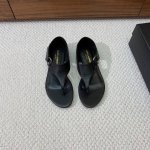 saint Lauren*平底凉鞋 整个版型包括金属制品等细节别具一格让人眼前一亮 鞋面漆皮牛皮 羊皮垫脚 真皮大底 码数 35-42 40 41 42定制不退