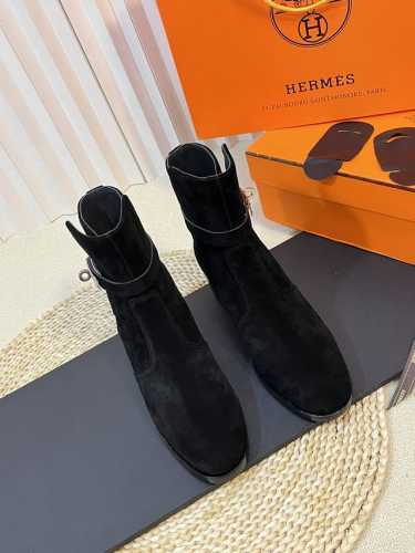 顶级版本 Herm*s 爱仕秋冬新款短靴 裸靴，原版开发顶级版师纯手工制作，高端订制 ，独家产品 ，行业最高版本。 上脚超级有气质 而且也是官网主推款