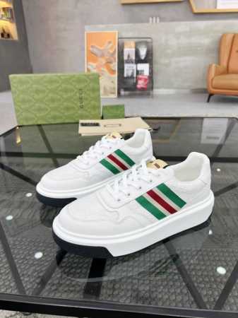 新款男鞋Gucci ]最新鞋出货。原单品质 时尚潮流 采用特殊材料 内里网羊皮 全新包装。脚感超舒适，做工简直无可挑剔 码数:38-45 - 点击图像关闭